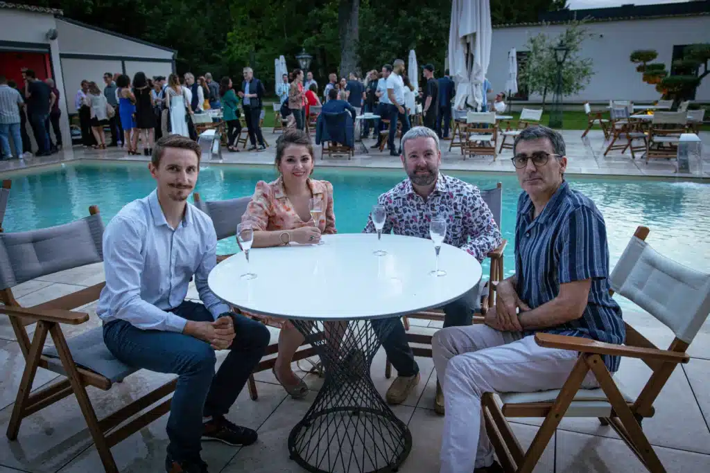 La photo montre les invités de la soirée d'anniversaire des 50 ans de MATISEC